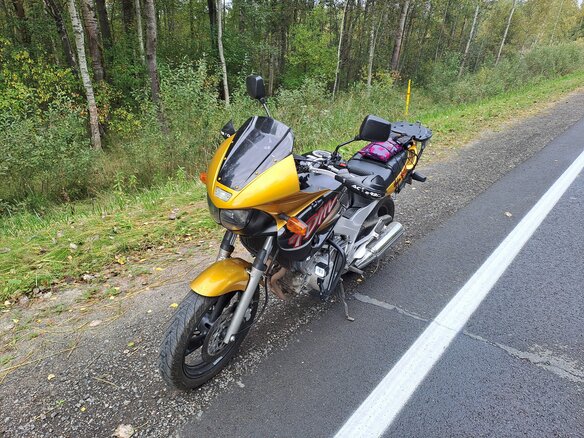 2000 Yamaha TDM850, золотистый, 330000 рублей - вид 10