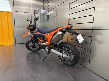 2026 KTM 690 SMC R, оранжевый, 1550000 рублей, вид 3