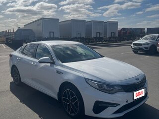 2019 Kia Optima IV Рестайлинг, белый, 1890000 рублей, вид 3
