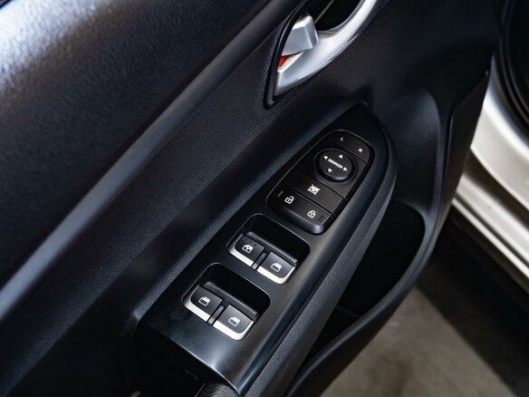 2019 Kia Rio X-Line IV, серебристый, 1540000 рублей - вид 20