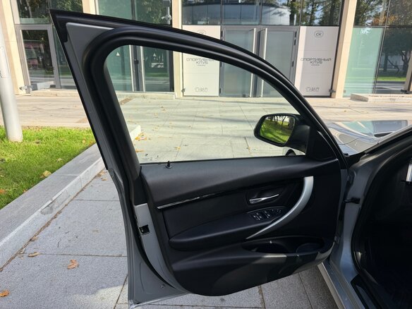 2016 BMW 3 серии 330i VI (F3x) Рестайлинг, серебристый - вид 13