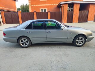 1998 Mercedes-Benz E-Класс 240 II (W210, S210), серебристый, 365000 рублей, вид 4