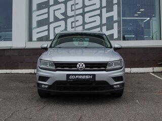 2019 Volkswagen Tiguan II, серебристый, 2440000 рублей, вид 3