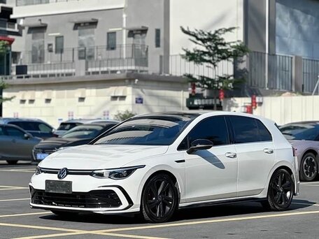 Volkswagen Golf VIII