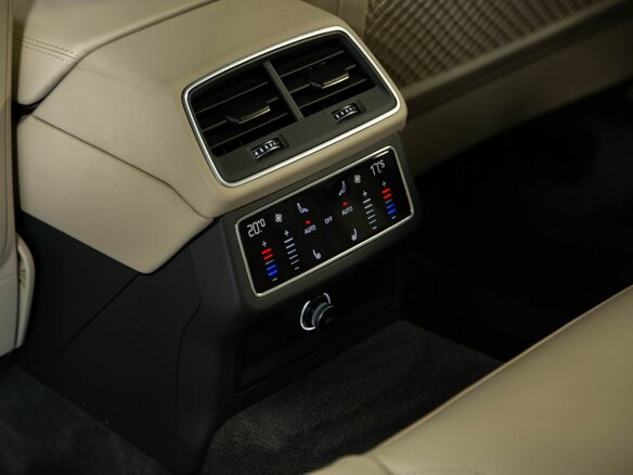 2020 Audi A7 45 TFSI II (4K), чёрный, 4650000 рублей - вид 27