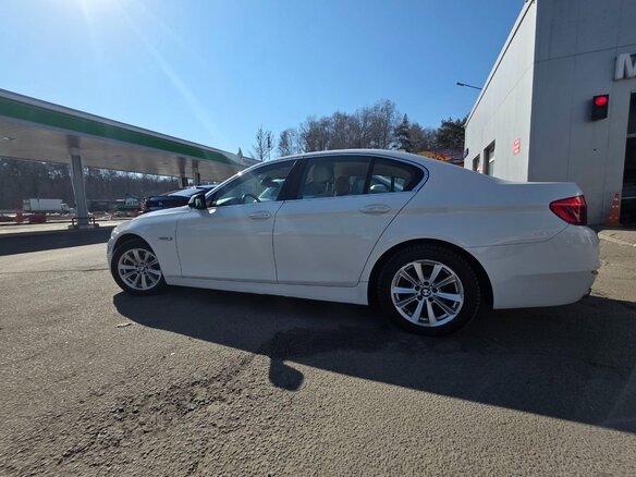 2014 BMW 5 серии 528i xDrive VI (F10/F11/F07) Рестайлинг, белый, 2500000 рублей - вид 5
