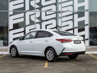 2021 Hyundai Solaris II Рестайлинг, белый, 1699999 рублей, вид 2