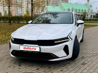 2021 Kia K5 III, белый, 3100000 рублей, вид 3