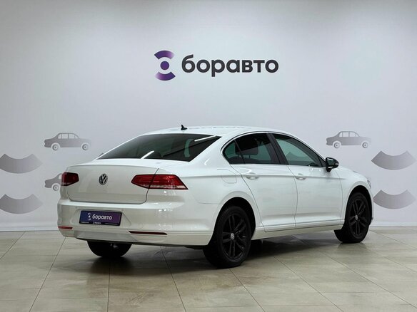 2019 Volkswagen Passat B8, белый, 1900000 рублей - вид 3