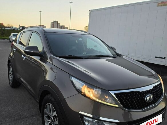 2015 Kia Sportage III Рестайлинг, коричневый, 1450000 рублей - вид 2