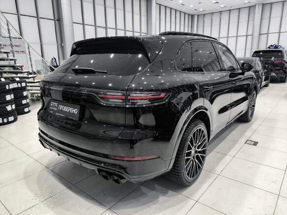 2019 Porsche Cayenne III, чёрный, 6250000 рублей - вид 4