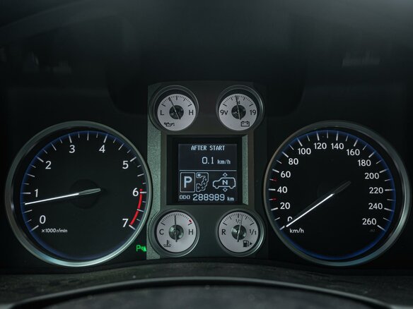 2011 Lexus LX 570 III, чёрный, 2890000 рублей - вид 21