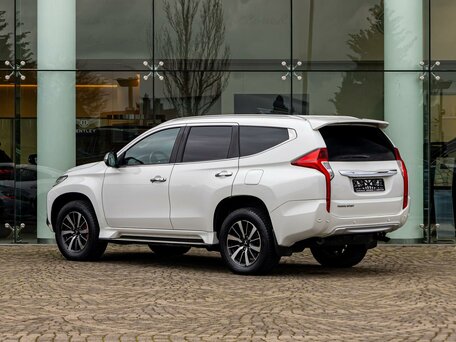 2017 Mitsubishi Pajero Sport III, белый, 2365000 рублей, вид 4