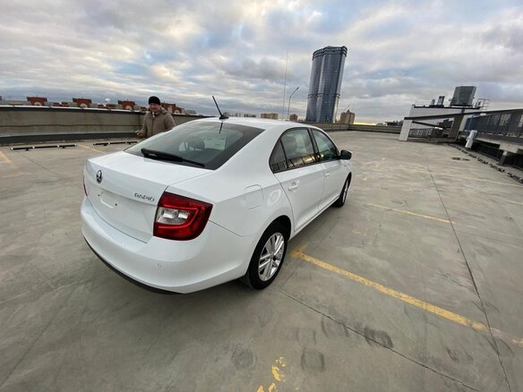 2019 Skoda Rapid I Рестайлинг, белый, 1330000 рублей - вид 3