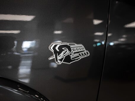 2026 Ram 1500 Crew Cab eTorque V Рестайлинг, серый, 11050000 рублей, вид 4