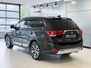 2019 Mitsubishi Outlander III Рестайлинг 3, чёрный, 1950000 рублей, вид 4