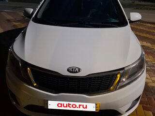 2013 Kia Rio III, белый, 800000 рублей, вид 1