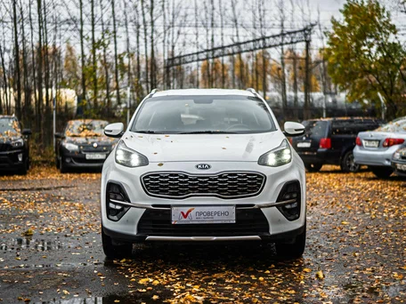 2018 Kia Sportage IV Рестайлинг, белый, 2144000 рублей, вид 3