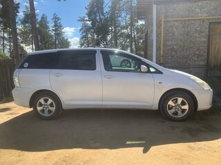 2004 Toyota Wish I, белый, 720000 рублей, вид 1