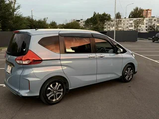 2021 Honda Freed II Рестайлинг, голубой, 1900000 рублей, вид 4