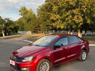 2018 Volkswagen Polo V Рестайлинг, красный, 1400000 рублей, вид 1