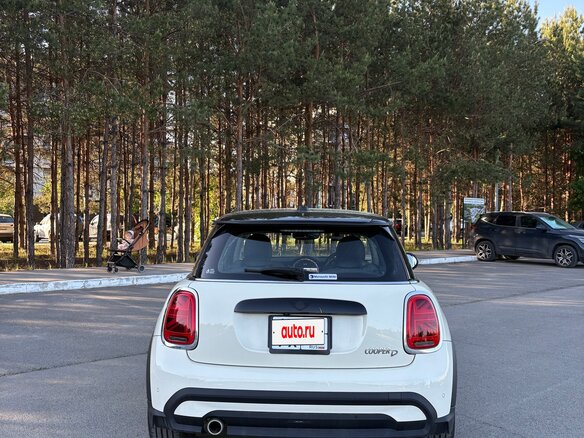 2022 Mini Hatch Cooper D III (F55/F56) Рестайлинг 2, белый, 2220000 рублей - вид 6