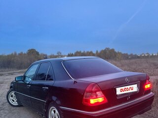 1994 Mercedes-Benz C-Класс 220 I (W202), зелёный, 370000 рублей, вид 5