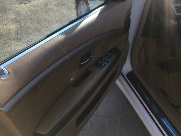 2005 BMW 7 серии 740i IV (E65/E66) Рестайлинг, белый, 1380000 рублей - вид 10