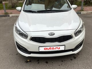 2017 Kia Ceed II Рестайлинг, белый, 1200000 рублей, вид 2