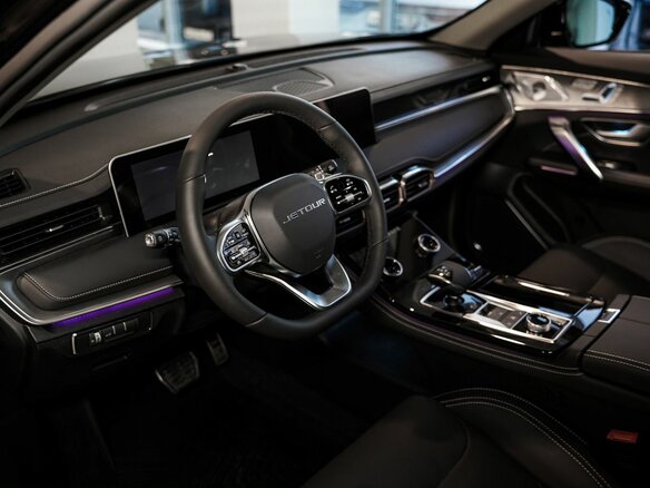 2026 Jetour X70+ I Рестайлинг, чёрный, 3399000 рублей - вид 5