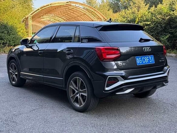 2022 Audi Q2 L 35 TFSI I Рестайлинг, серый, 2100000 рублей - вид 3
