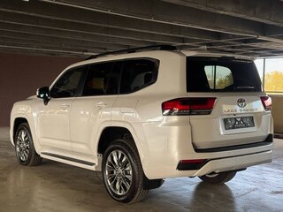 2025 Toyota Land Cruiser 300 Series, белый, 14700000 рублей, вид 5