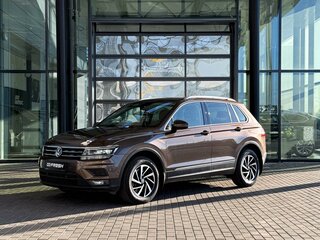 2018 Volkswagen Tiguan II, коричневый, 2125000 рублей, вид 3