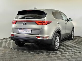2017 Kia Sportage IV, серебристый, 1440000 рублей, вид 4