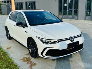 2022 Volkswagen Golf VIII, белый, 2450000 рублей, вид 2