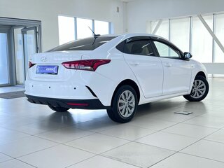 2021 Hyundai Solaris II Рестайлинг, белый, 1694000 рублей, вид 5
