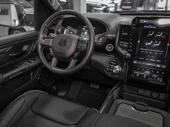 2026 Ram 1500 Crew Cab V Рестайлинг, серебристый, 9390000 рублей - вид 31