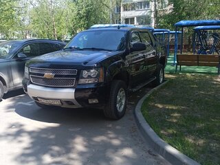 2010 Chevrolet Avalanche II, чёрный, 2550000 рублей, вид 2