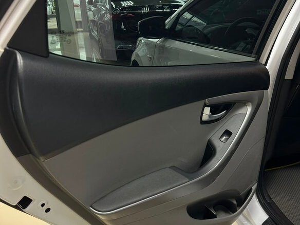 2014 Hyundai Elantra V (MD) Рестайлинг, белый - вид 19