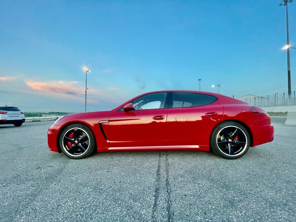 2015 Porsche Panamera GTS I Рестайлинг, красный, 4500000 рублей - вид 15