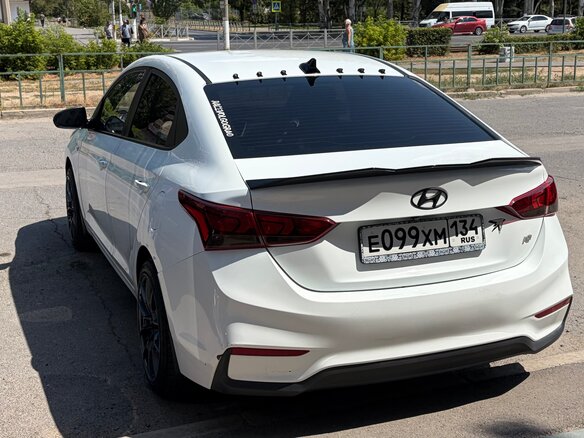 2017 Hyundai Solaris II, белый - вид 3
