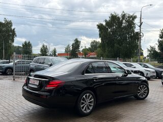 2016 Mercedes-Benz E-Класс 200 V (W213, S213, C238), чёрный, 2490000 рублей, вид 4