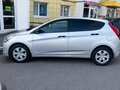2014 Hyundai Solaris I Рестайлинг, серебристый, 1150000 рублей - вид 2
