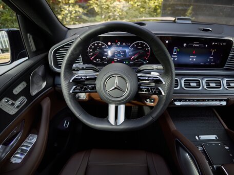 2026 Mercedes-Benz GLS 450 II (X167) Рестайлинг, чёрный, 16500000 рублей, вид 2