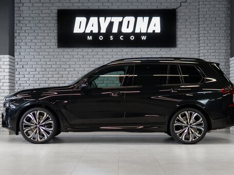 2026 BMW X7 40i I (G07) Рестайлинг, чёрный, 16900000 рублей, вид 4