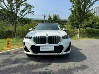 2025 BMW iX1 eDrive 25L, белый, 4999000 рублей, вид 3
