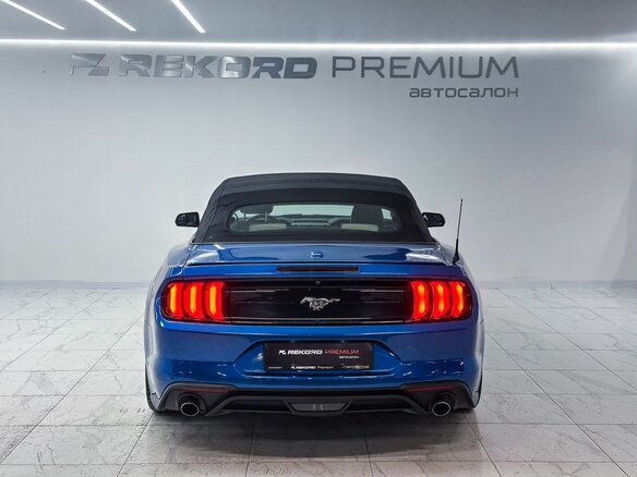 2019 Ford Mustang VI Рестайлинг, синий, 3200000 рублей - вид 26