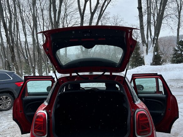 2021 Mini Hatch Cooper III (F55/F56) Рестайлинг 2, красный, 1999999 рублей - вид 8