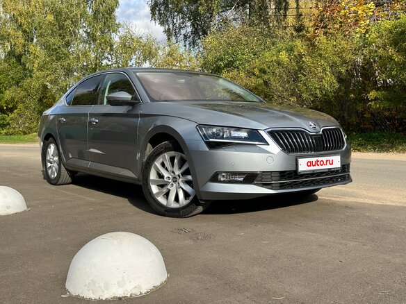 2015 Skoda Superb III, серый, 1790000 рублей - вид 2