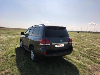 2011 Toyota Land Cruiser 200 Series, серый, 3800000 рублей, вид 3